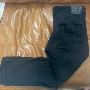 AG “The Everett” slim straight 36 x 32